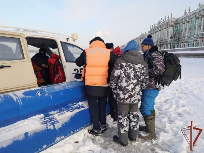 При участии Росгвардии проведён профилактический рейд в акватории Невы