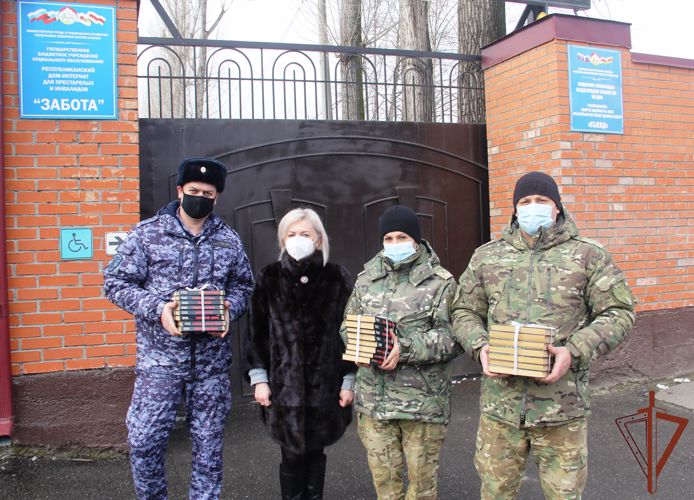 Росгвардейцы Северной Осетии поддержали всероссийскую акцию «Дарите книги с любовью»