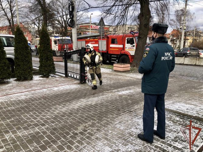 Представители Росгвардии и МЧС провели совместную тренировку в Калининграде