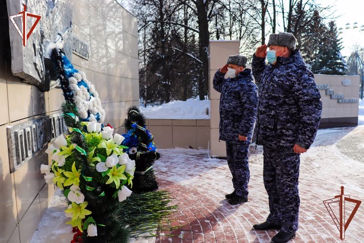 Росгвардейцы в Приволжье почтили память воинов-интернационалистов