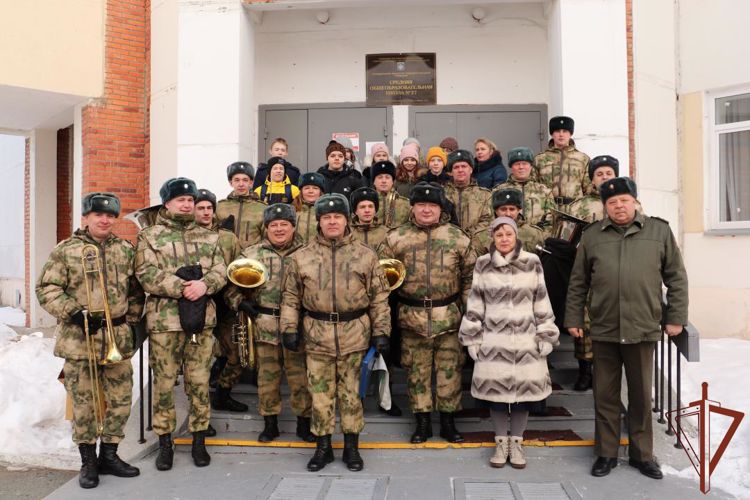 Росгвардейцы принимают участие в ведомственной акции «Неделя мужества» на Урале