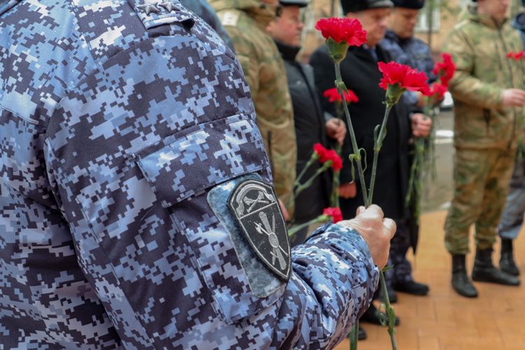 В Москве росгвардейцы почтили память погибших сослуживцев