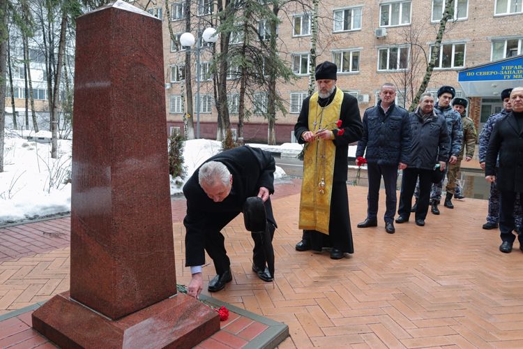 В Москве росгвардейцы почтили память погибших сослуживцев