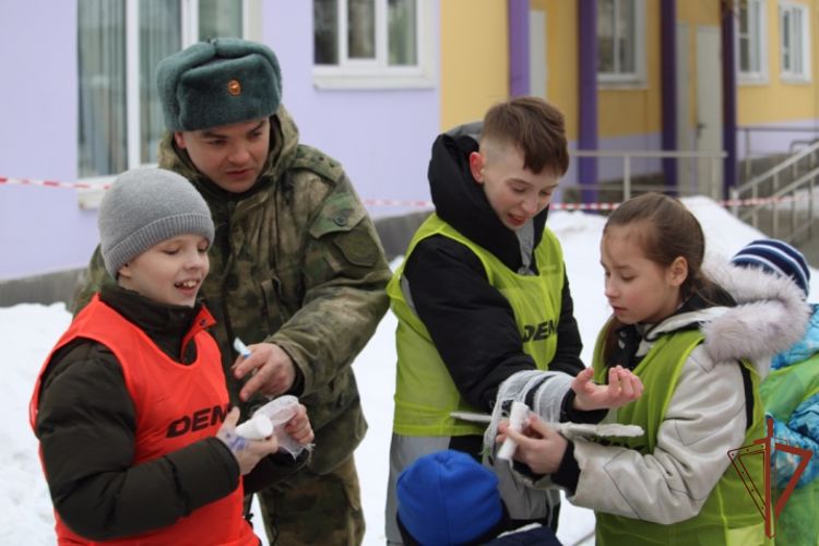 Росгвардейцы принимают участие в ведомственной акции «Неделя мужества» на Урале