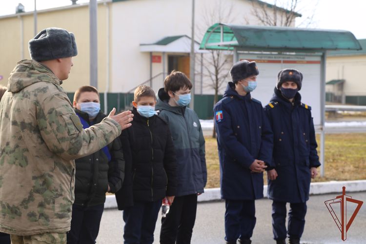 Спецназовцы Росгвардии исполнили мечту школьника из Новокубанска