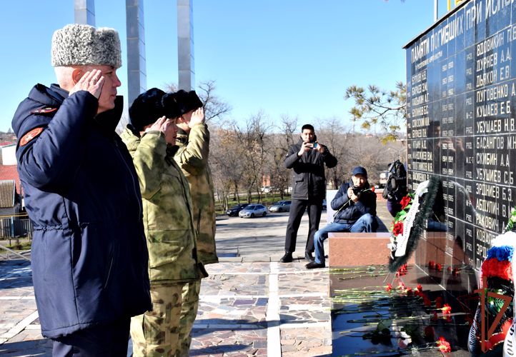 Дань уважения ратным подвигам воинов-интернационалистов отдали росгвардейцы на юге России