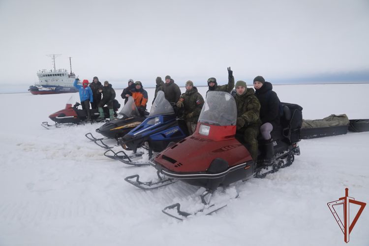 Память жертв Гражданской войны почтили росгвардейцы в Архангельской области