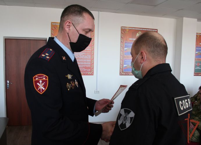 Представители Сибирского округа Росгвардии приняли участие в памятных мероприятиях в День защитника Отечества