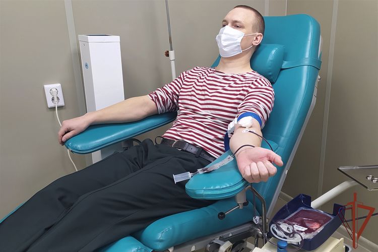 Росгвардейцы из Республики Алтай поддержали бессрочную донорскую акцию «От сердца к сердцу»