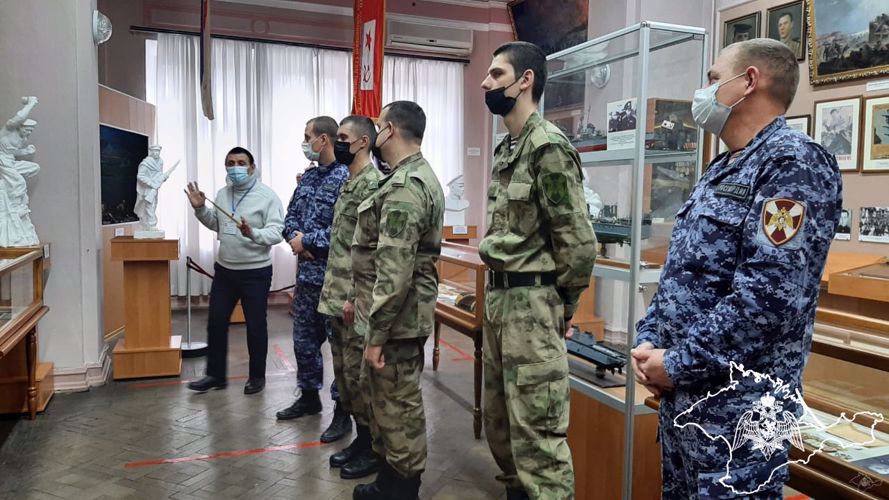 Севастопольские росгвардейцы посетили военно-исторический музей Черноморского флота