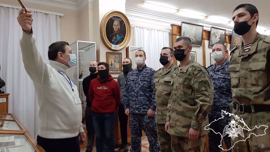 Севастопольские росгвардейцы посетили военно-исторический музей Черноморского флота