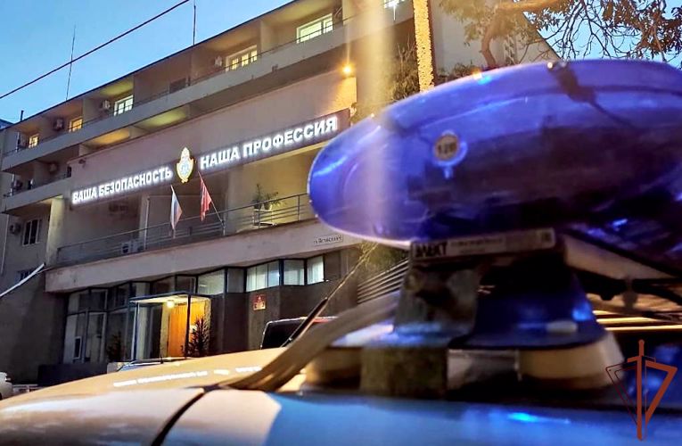 Росгвардейцы помогли получившей травму девушке в Севастополе (видео)