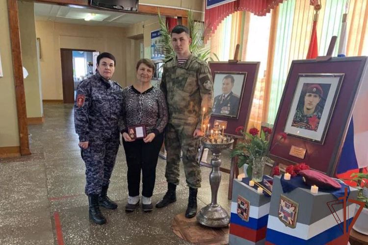  Торжественное открытие мемориальной доски памяти погибшего спецназовца состоялось в Красноярском крае