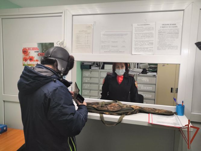 Сотрудники Росгвардии вместе с журналистами рассказали ямальцам об  алгоритме действий в случае утраты оружия и боеприпасов 