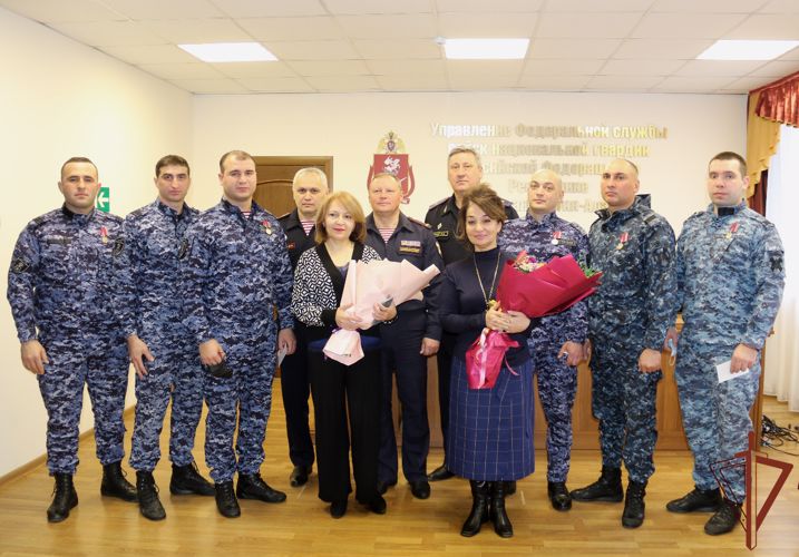 Росгвардейцы награждены за спасение детей из горящей школы во Владикавказе