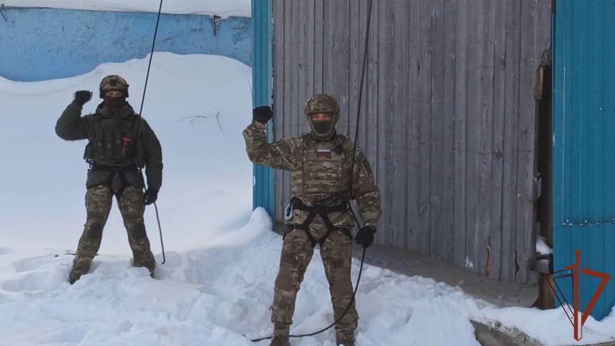 Офицеры югорского СОБР Росгвардии желают успехов российским олимпийцам (видео)