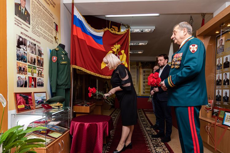 Церемония гашения почтовой марки в честь Героя России Игоря Груднова состоялась в Хабаровске