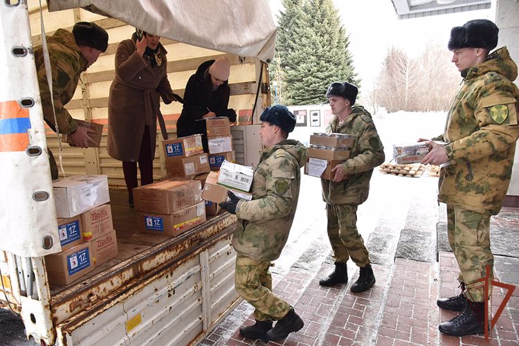 Управление Росгвардии по Республике Марий Эл оказало помощь в погрузке гуманитарной помощи беженцам из ДНР и ЛНР