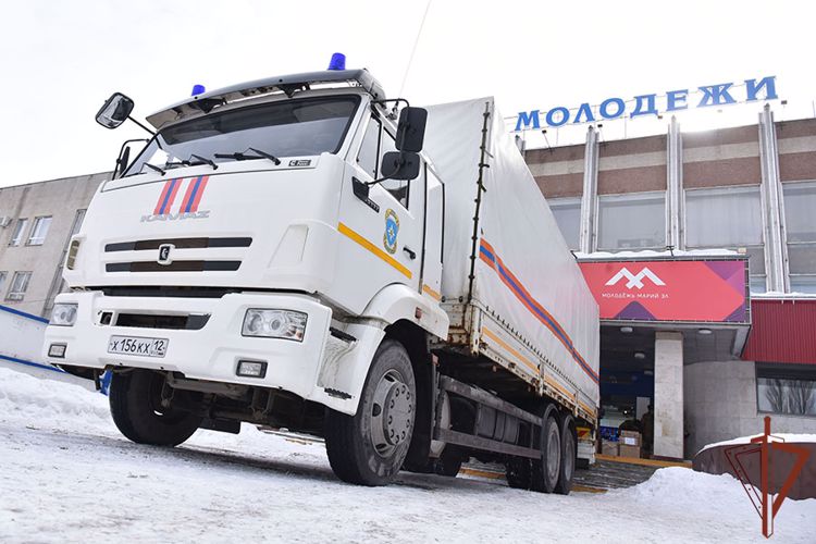 Управление Росгвардии по Республике Марий Эл оказало помощь в погрузке гуманитарной помощи беженцам из ДНР и ЛНР