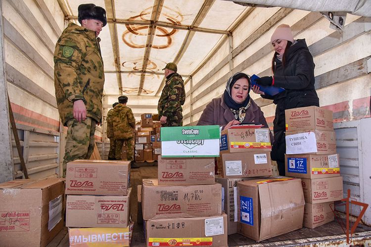 Управление Росгвардии по Республике Марий Эл оказало помощь в погрузке гуманитарной помощи беженцам из ДНР и ЛНР