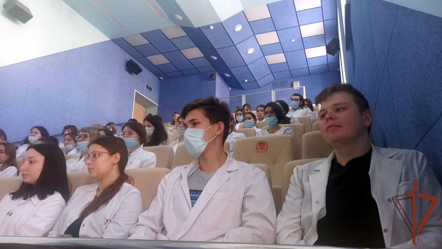 Офицер Росгвардии поделился профессиональным опытом с уфимскими студентами-медиками