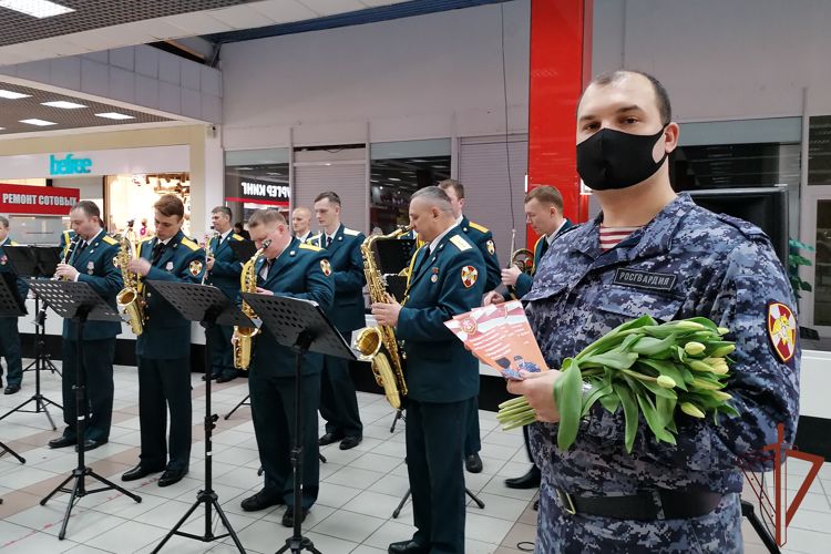 Мероприятия к Международному женскому дню прошли в Сибирском округе Росгвардии