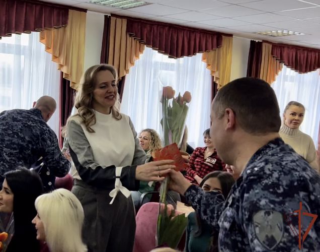 С праздником весны поздравили женщин в Северо-Кавказском округе Росгвардии 