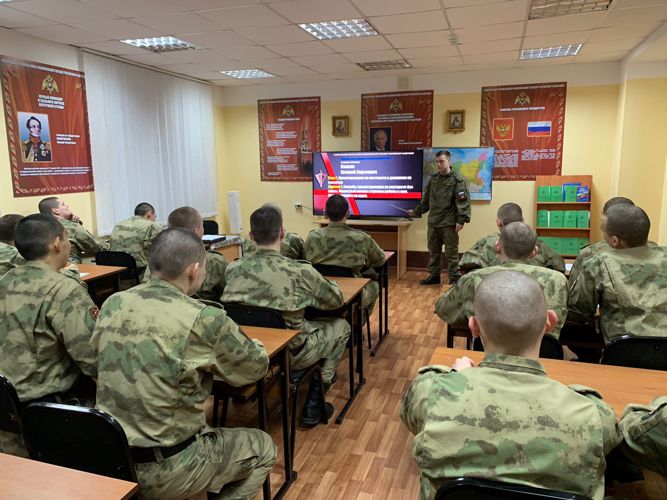 В омском центре подготовки личного состава Росгвардии завершилась стажировка курсантов Минобороны