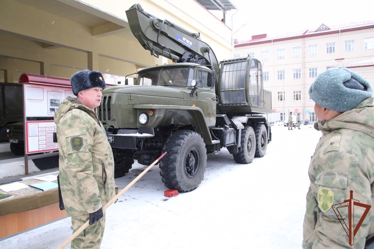 В Северо-Кавказском округе Росгвардии проходит перевод вооружения и техники на летний период эксплуатации