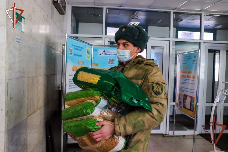 Росгвардейцы из Йошкар-Олы организовали сбор гуманитарной помощи беженцам