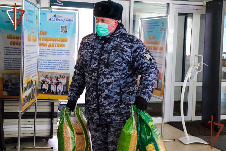 Росгвардейцы из Йошкар-Олы организовали сбор гуманитарной помощи беженцам