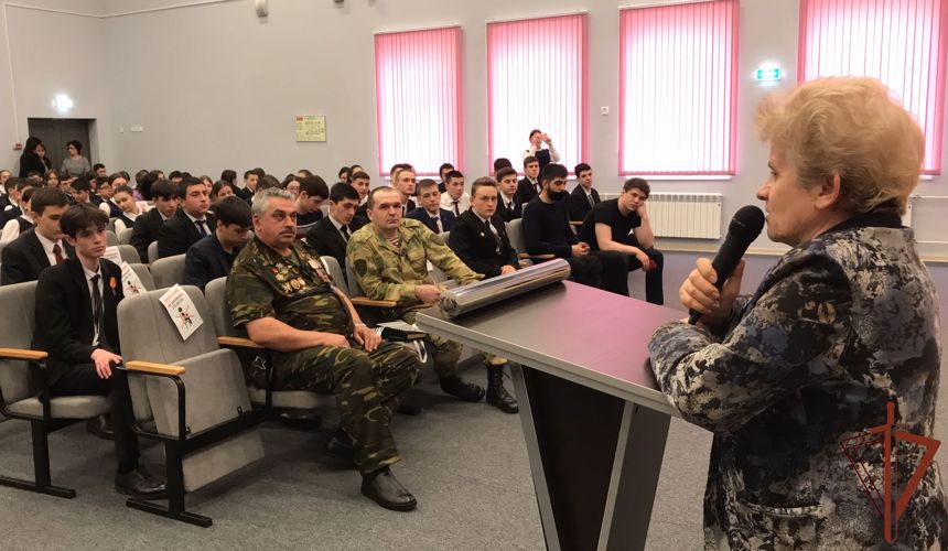 Росгвардия провела уроки мужества в школах Владикавказа