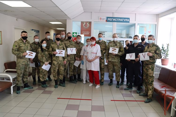 Росгвардейцы сдали кровь в рамках всероссийской акции «Своих не бросаем!» в ЕАО