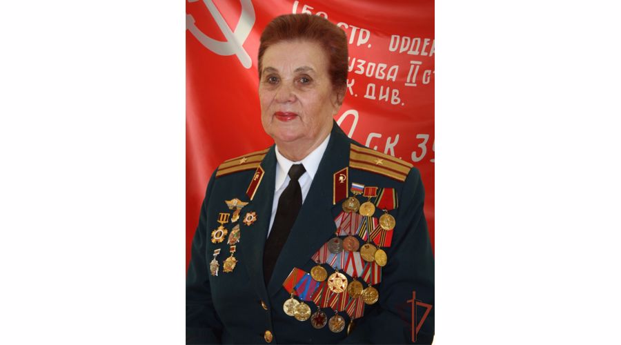 Военнослужащие саровского соединения Росгвардии поздравили ветерана Великой Отечественной войны с 90-летием