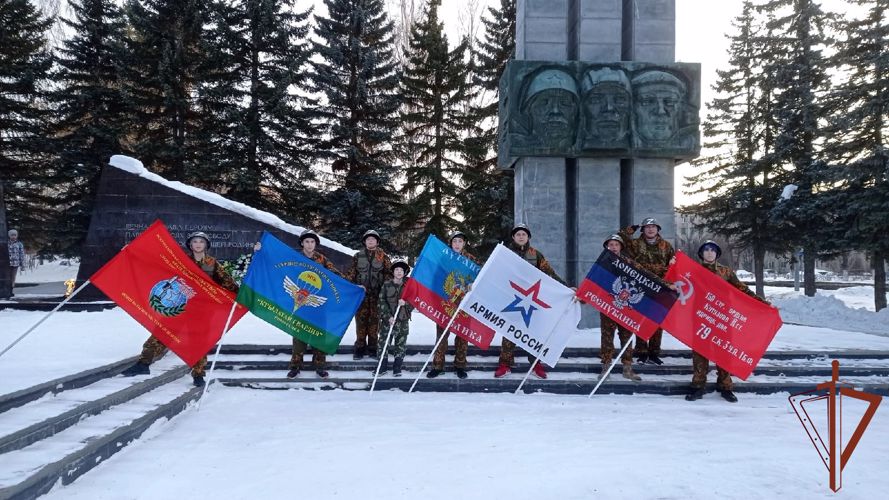 Дети росгвардейцев и ветераны спецназа на Урале организовали забег в поддержку Вооруженных Сил России 