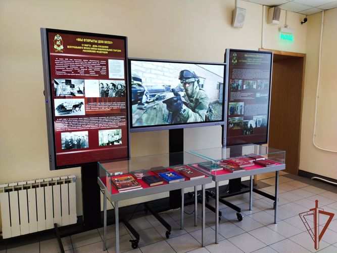 Росгвардия показала редкие экспонаты на выставке, посвященной годовщине образования Центрального музея ведомства