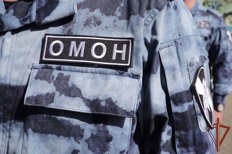  При содействии сотрудников ОМОН пресечены факты незаконного оборота красной икры на Камчатке