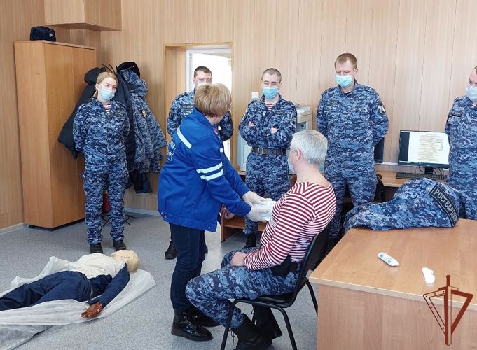 Росгваардейцы проходят курсы в ярославском областном Центре медицины катастроф