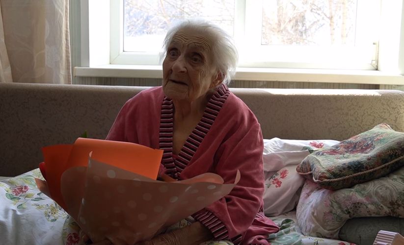 Росгвардия поздравила со 103-летием ветерана Великой Отечественной войны Нину Кузнецову
