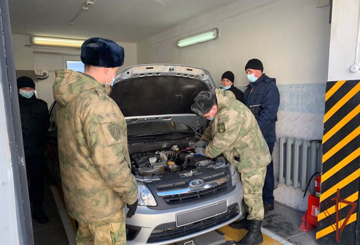 В Уральском округе Росгвардии стартовал перевод вооружения и военной техники на летний период эксплуатации