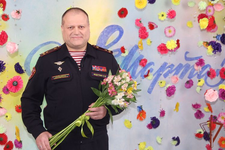 Росгвардия поздравляет жительниц Урала с Международным женским днем (видео)