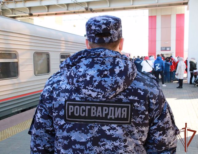 При участии Росгвардии обеспечена охрана общественного порядка во время встречи беженцев из ДНР и ЛНР в Мордовии