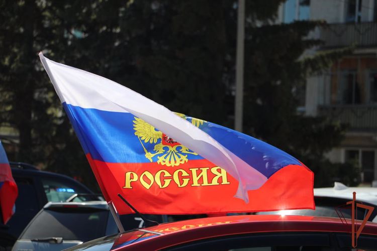 Росгвардейцы поддержали акцию-автопробег «Своих не бросаем» 