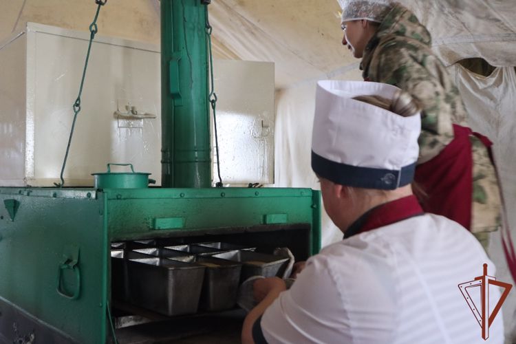 В Уральском округе Росгвардии определились лучшие специалисты продовольственной службы (видео)