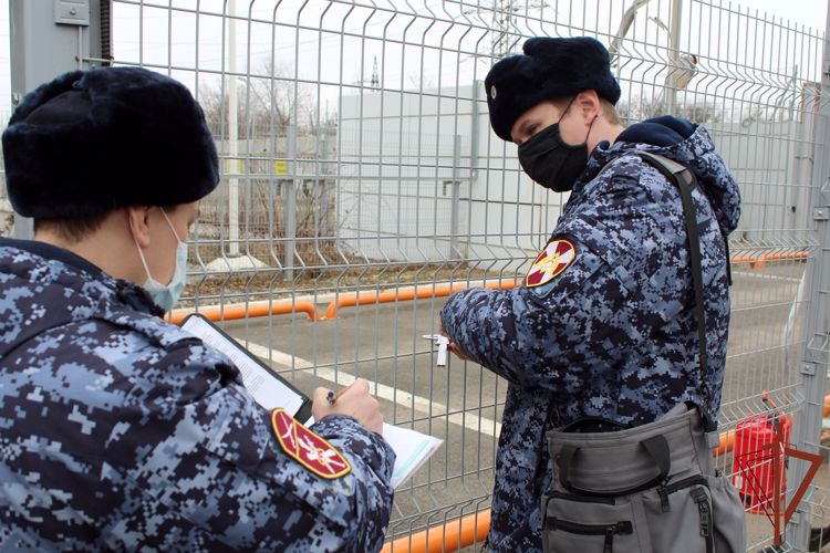 Специалисты госконтроля Росгвардии проверяют безопасность объектов ТЭК на юге России