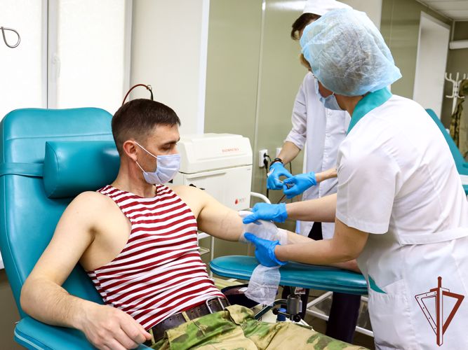 Росгвардейцы из Республики Алтай поддержали донорскую акцию «От сердца к сердцу»