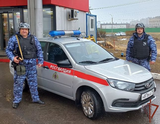 Патруль Росгвардии задержал подозреваемых в нападении на работника АЗС в Подмосковье