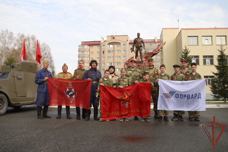 Автопробег Росгвардии ко Дню Победы состоялся в Сибири