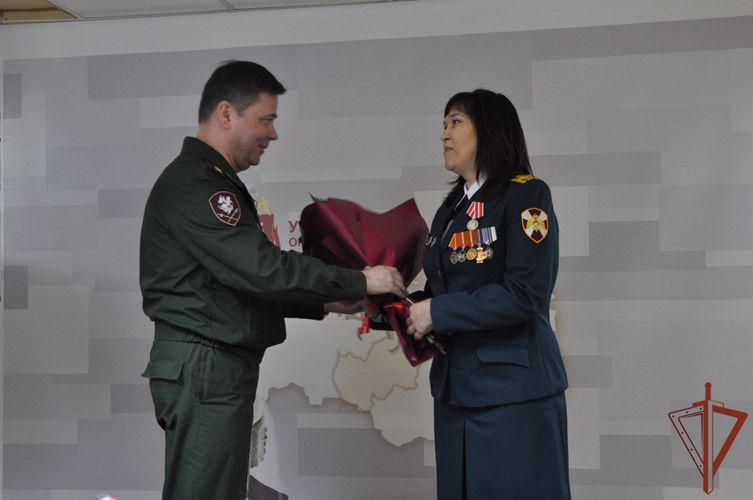 Военнослужащим и сотрудникам Уральского округа Росгвардии вручены государственные награды