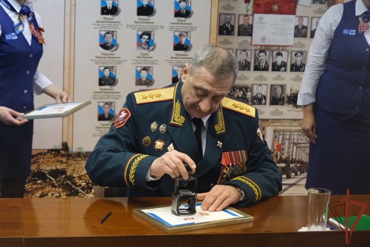 В Хабаровске состоялись торжественные мероприятия,  посвященные 100-летию образования воинской части Росгвардии